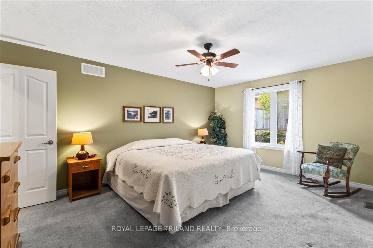 272 4th Street Crescent • Hanover, ON photo 13