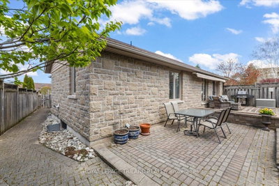 272 4th Street Crescent • Hanover, ON photo 4
