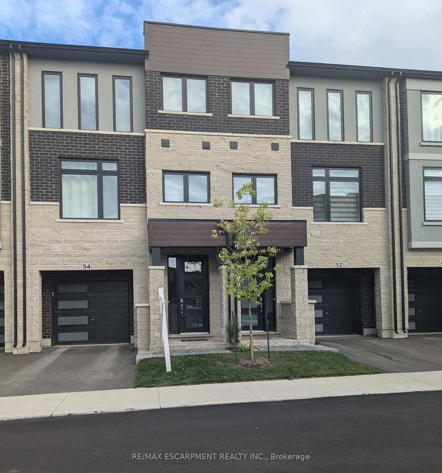 54 Cadwell Lane