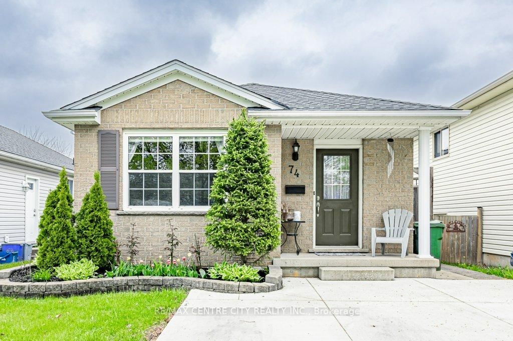 74 Juno Drive, St. Thomas — photo 1