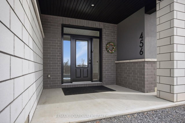 456 Pine Grove