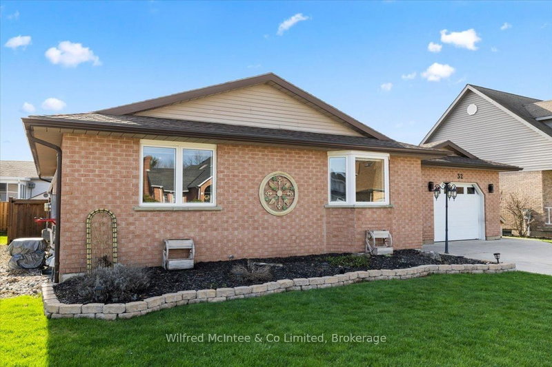 home for sale on 32 West River Road