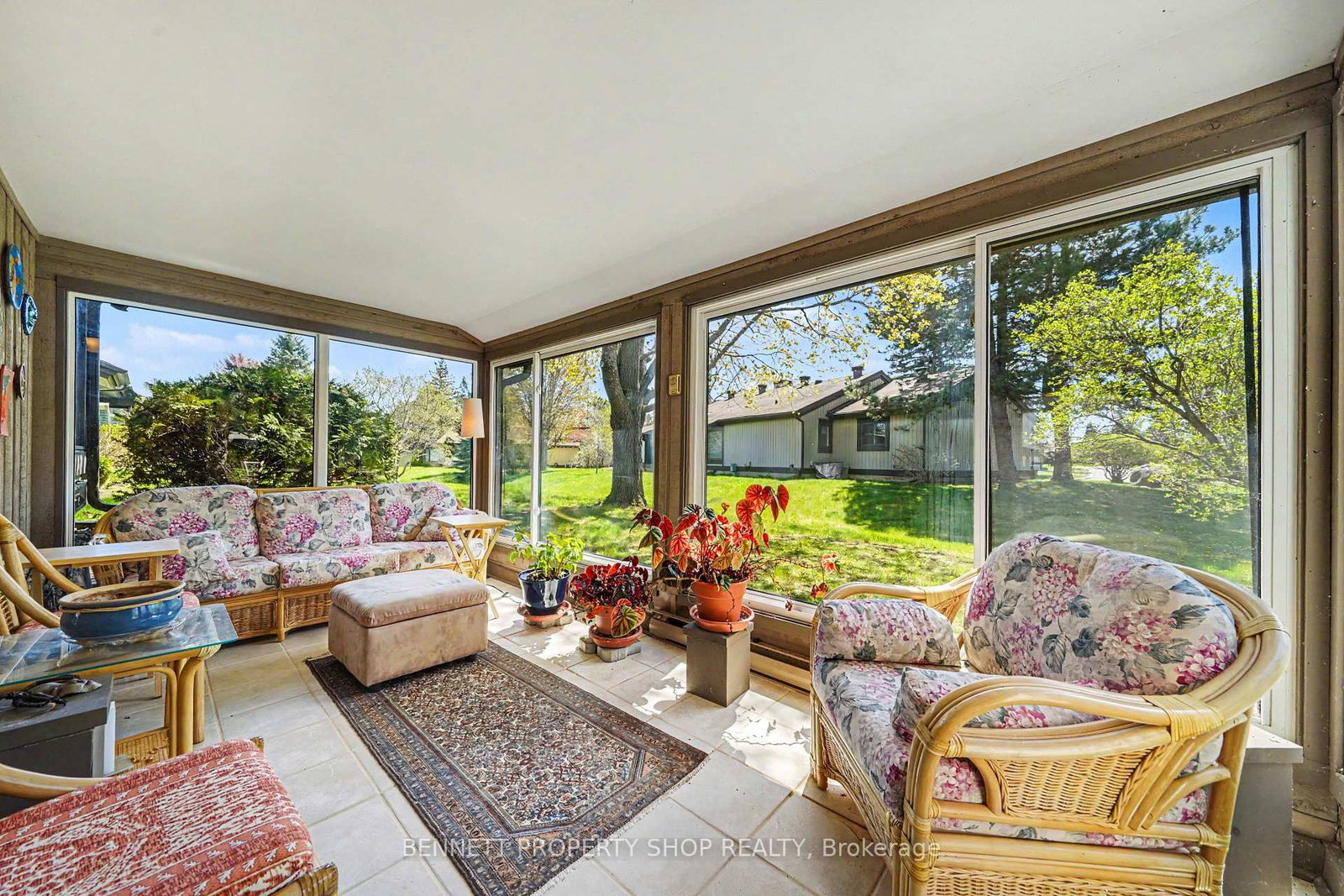 12 Laurel Valley Court • Ottawa, ON photo 10