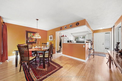 12 Laurel Valley Court • Ottawa, ON photo 5