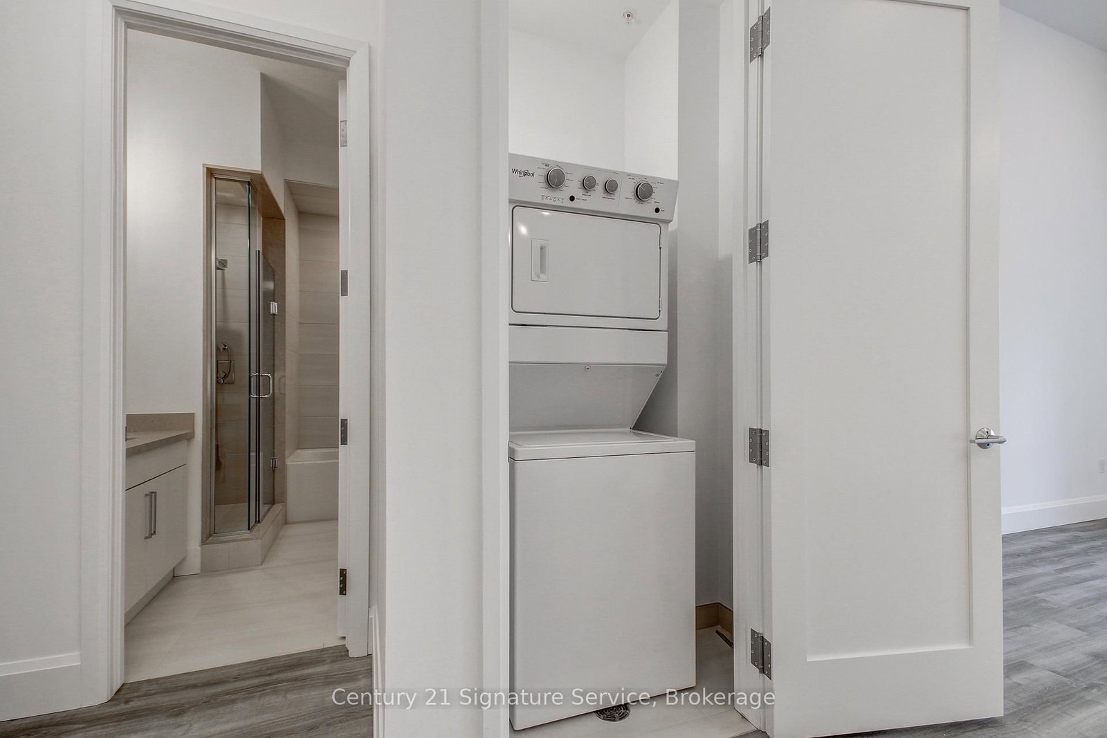 118 King Street E, Unit LPH16 - Photo 25