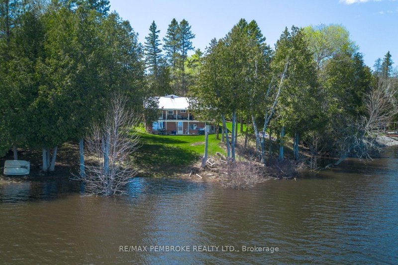 714 Lacroix Bay Road, Westmeath
