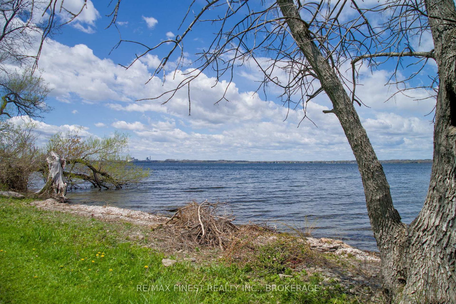 9300 Front Road • Stella, ON photo 18