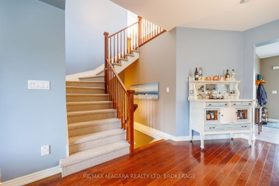 5744 Jake Crescent • Niagara Falls, ON photo 5