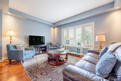 5744 Jake Crescent • Niagara Falls, ON photo 9