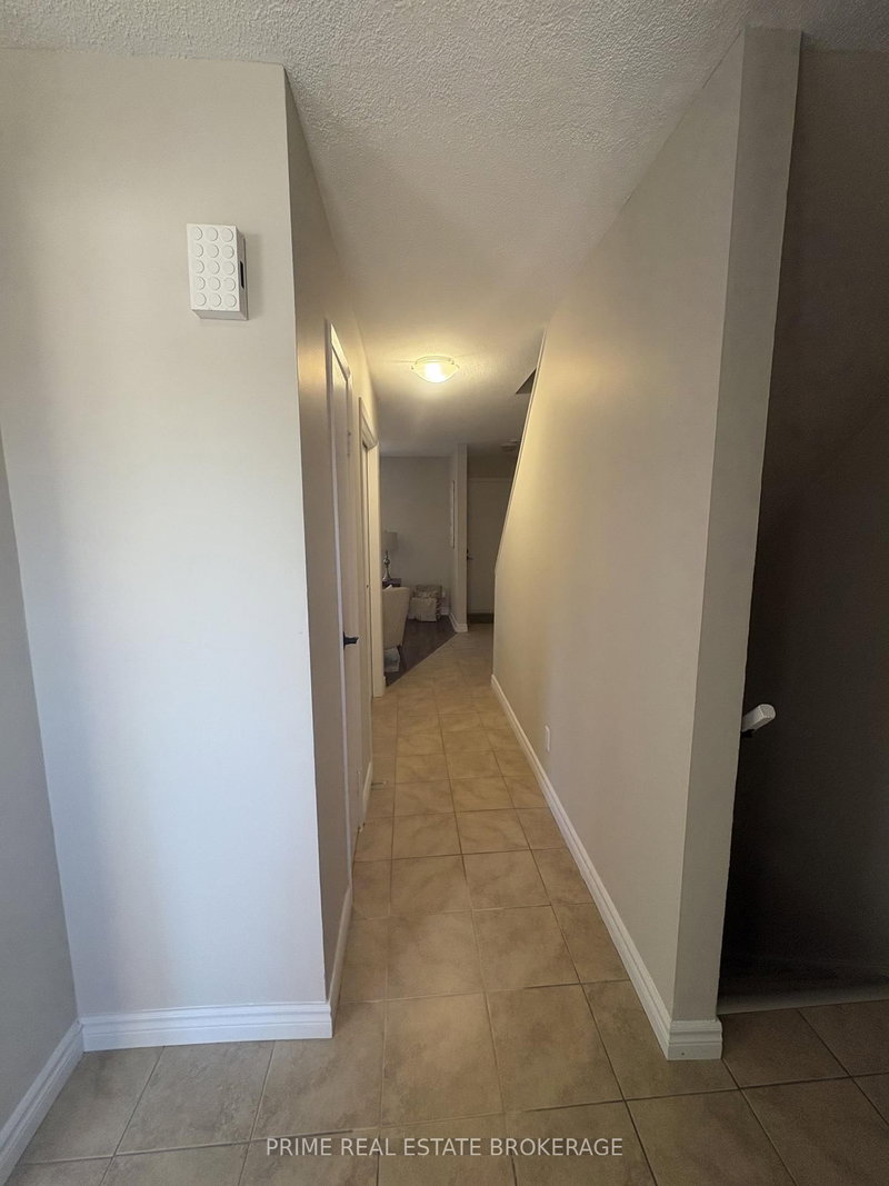 35 Waterman Ave photo 5