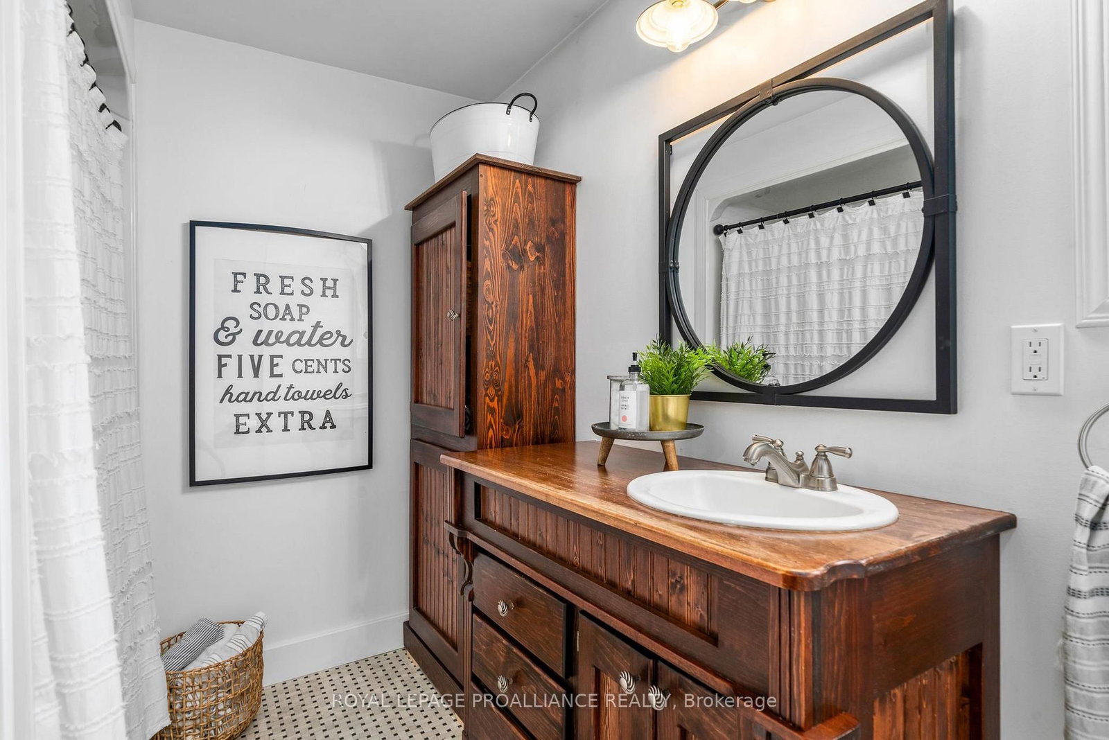 90 Cosy Cove Lane • Tweed, ON photo 17