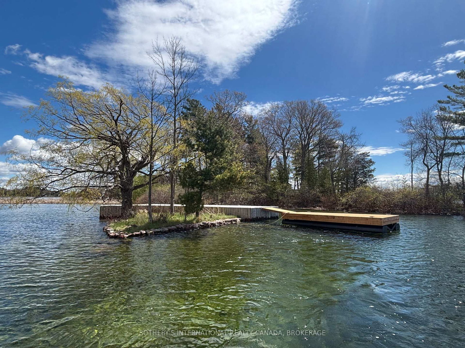 Island 17A Island • Front of Leeds & Seeleys Bay, ON photo 2