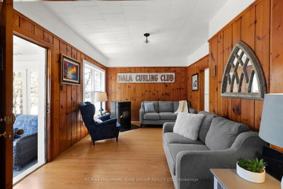 1013 Grey Street • Muskoka Lakes, ON photo 9