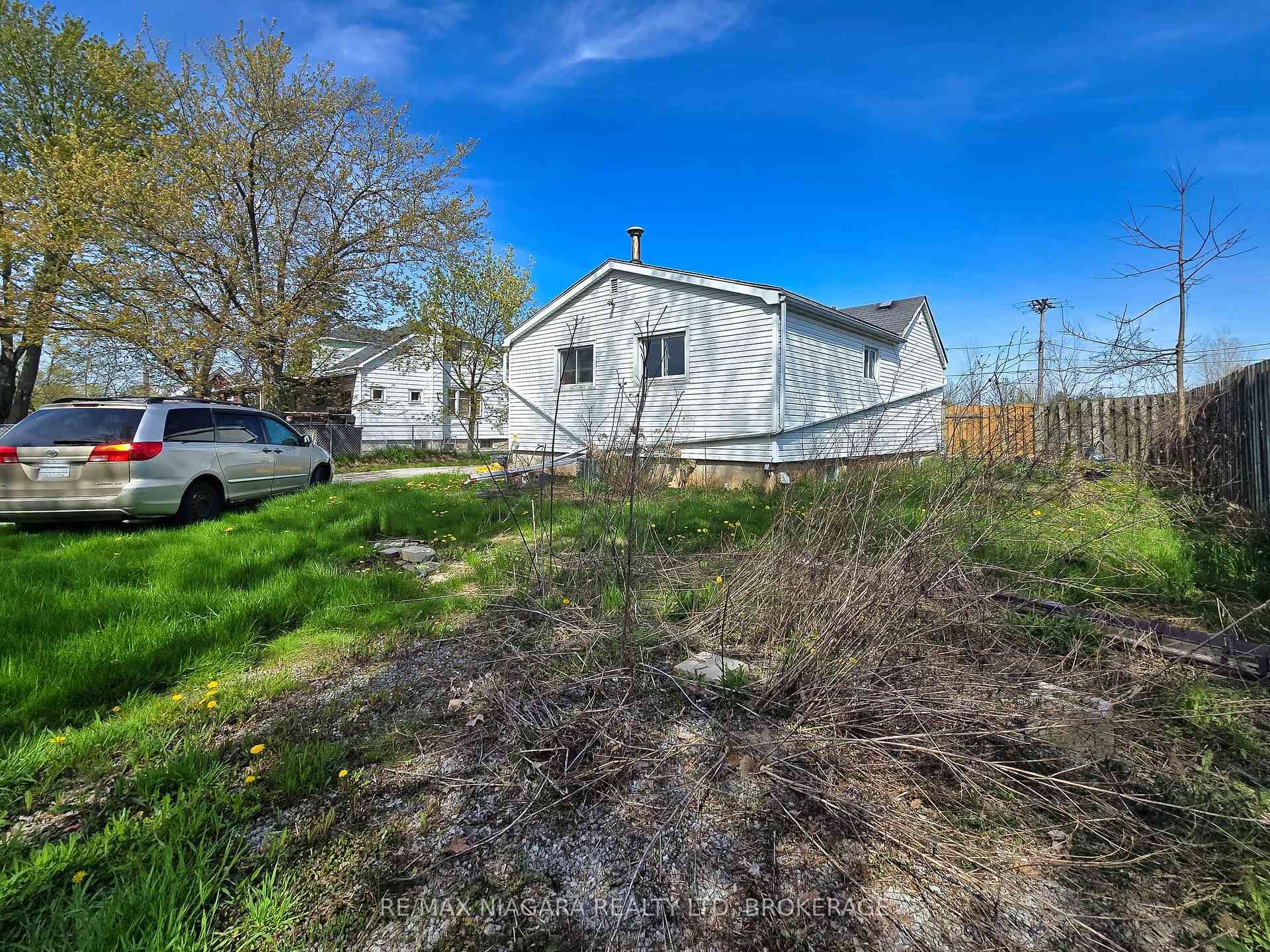 1377 Merrittville Highway