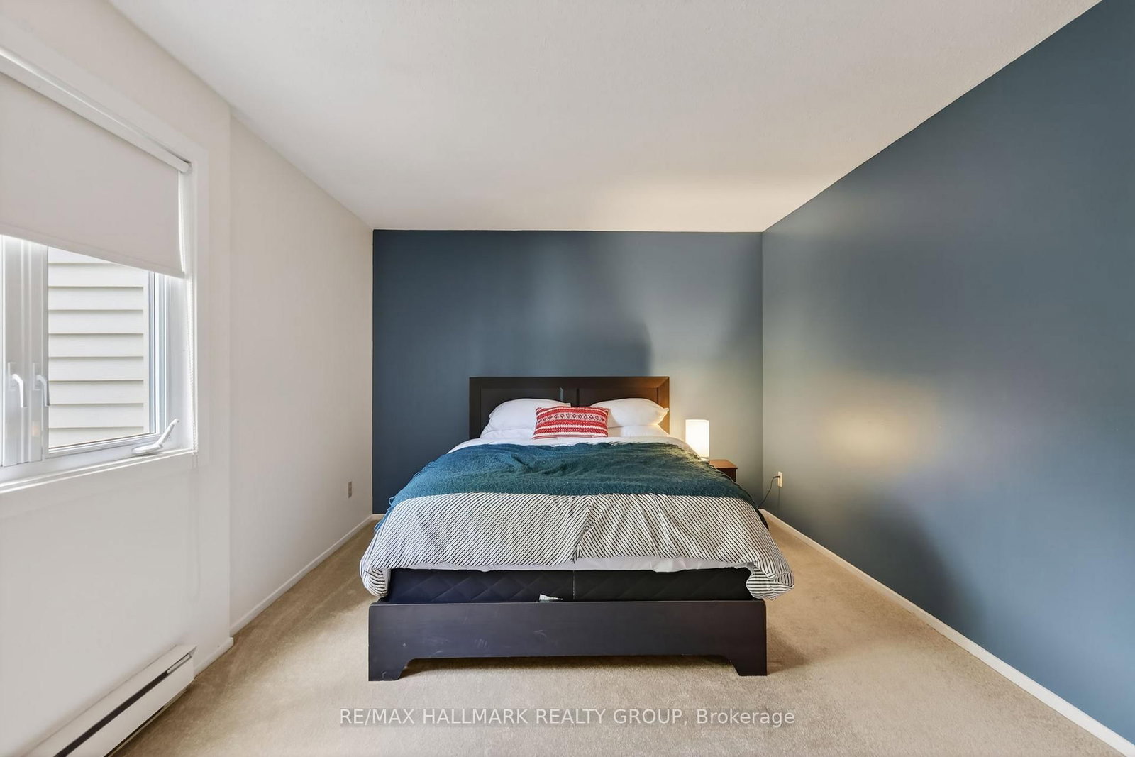 33 Haxby Private • Ottawa, ON photo 30