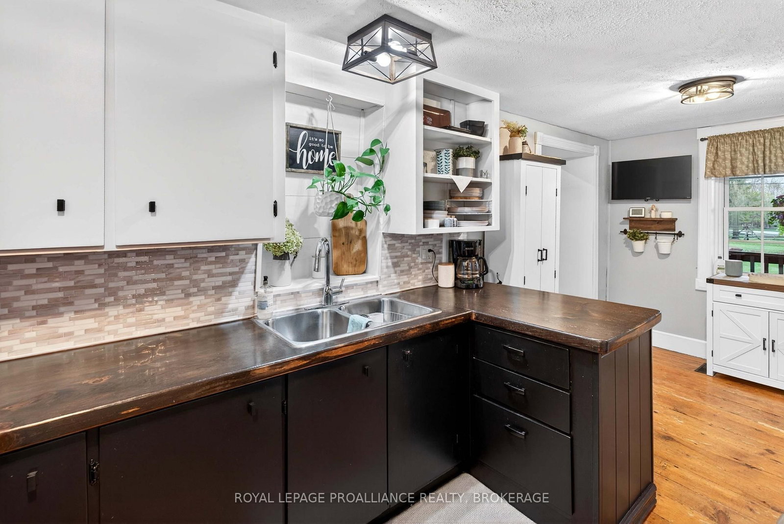 311 Burridge Road • Godfrey, ON photo 23