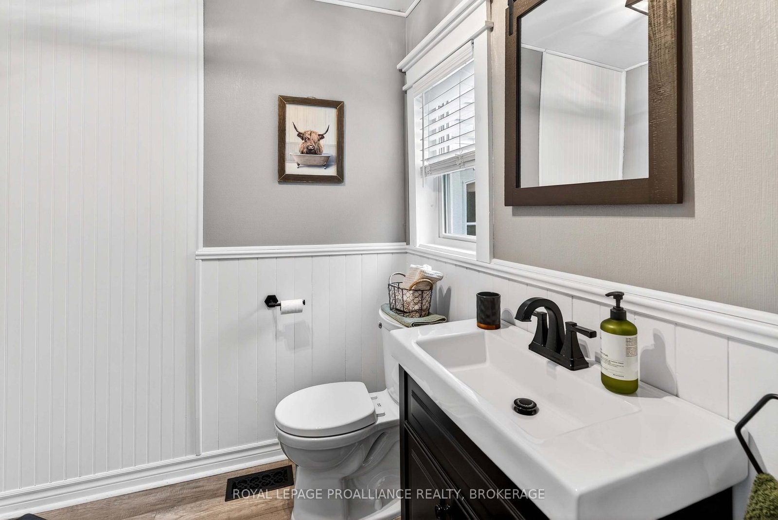 311 Burridge Road • Godfrey, ON photo 31