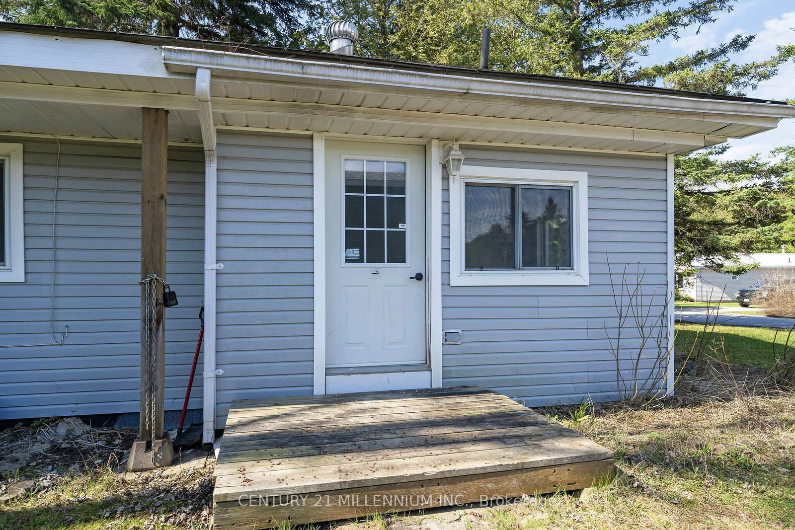 17 Cedar Lane • Erin, ON photo 3