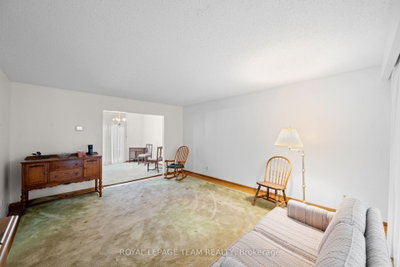 7 Centrepark Drive — photo 5