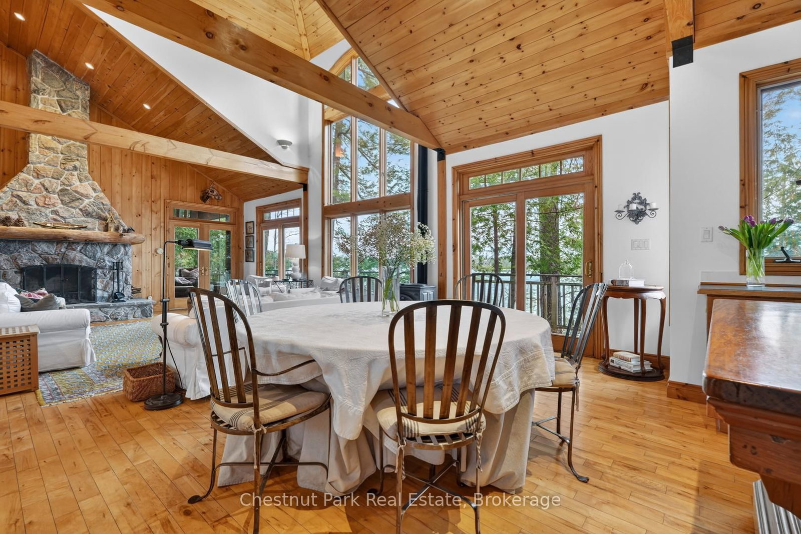 1069 Ridge Road • Muskoka Lakes, ON photo 17