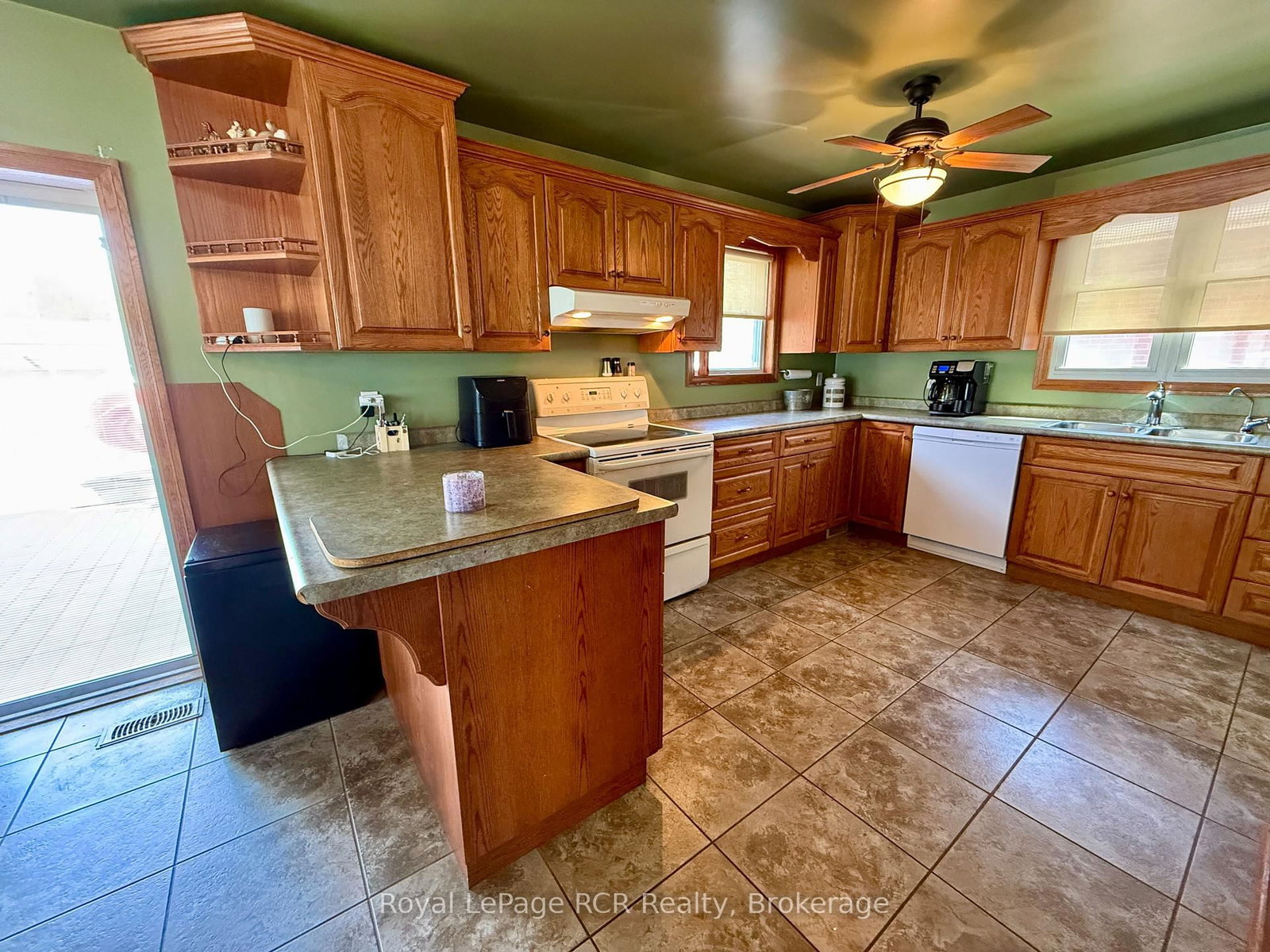 605 7th Avenue • Hanover, ON photo 16