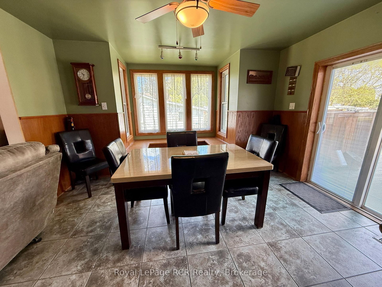 605 7th Avenue • Hanover, ON photo 17