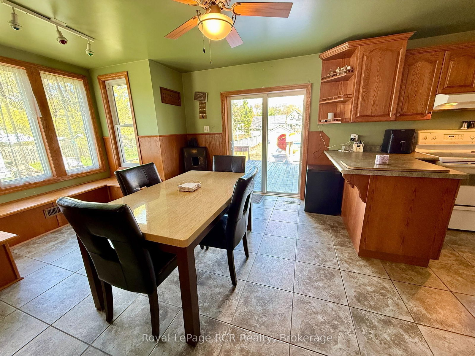 605 7th Avenue • Hanover, ON photo 18