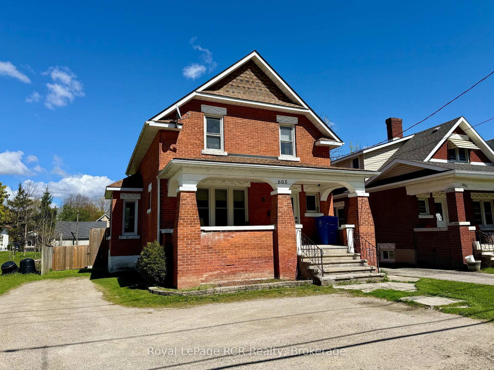 605 7th Avenue • Hanover, ON photo 2