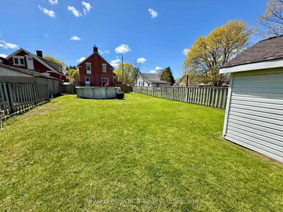 605 7th Avenue • Hanover, ON photo 5
