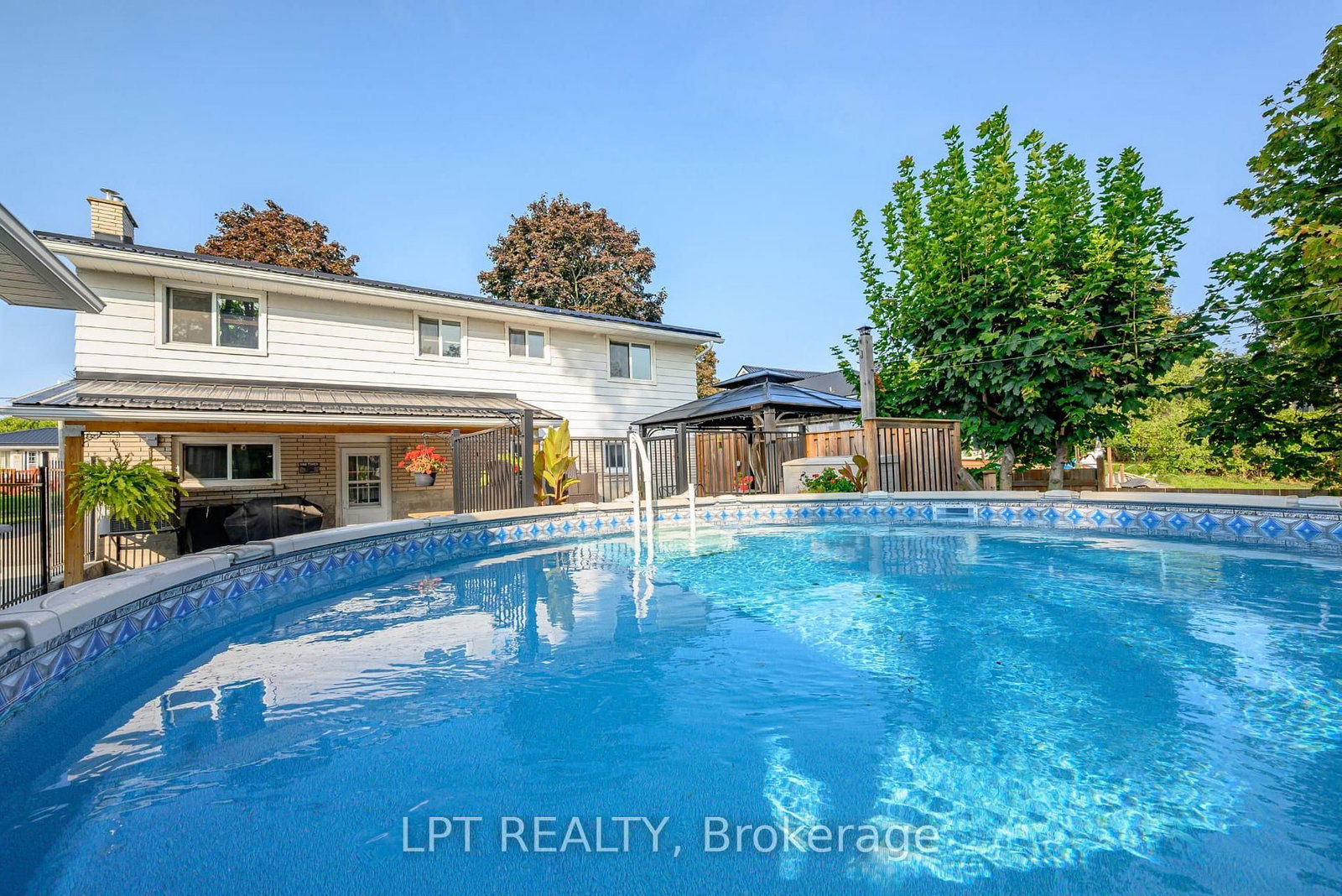 56 ST. PATRICK Street • Kawartha Lakes, ON photo 36