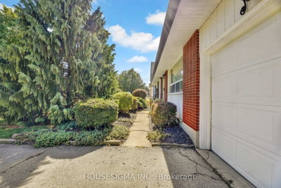 33 Ridgeway Avenue • Guelph, ON photo 6