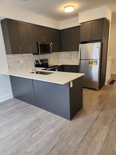 Unit 33 — 99 Roger Street — photo 2