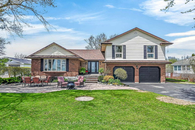 home for sale on 2785 LAKESHORE Road