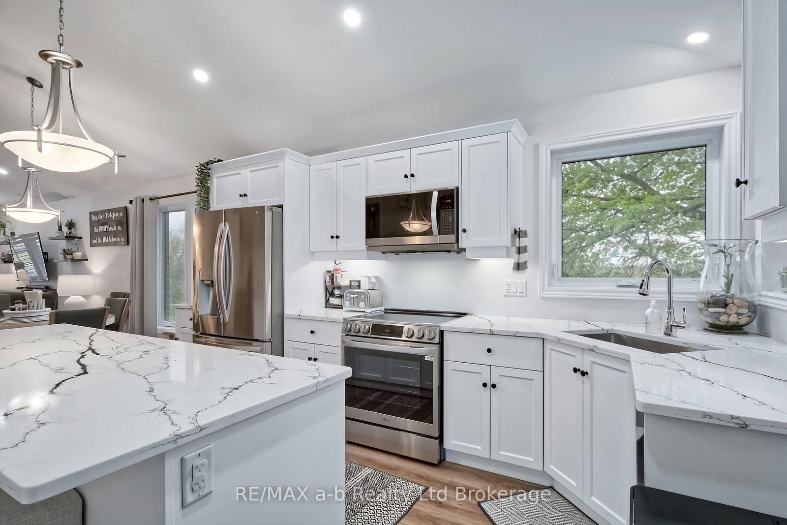 305 Robinson Street • Woodstock, ON photo 11