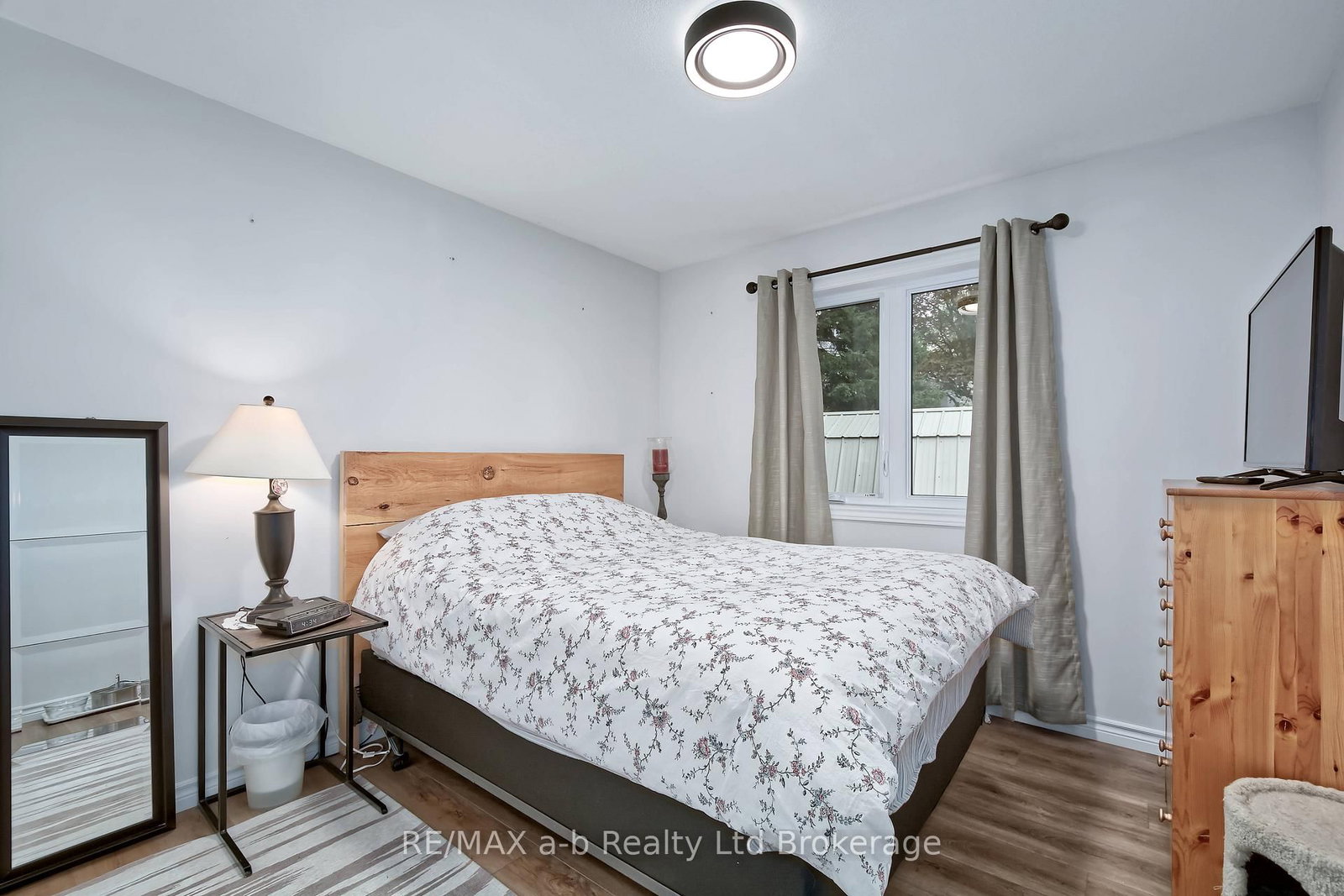 305 Robinson Street • Woodstock, ON photo 18