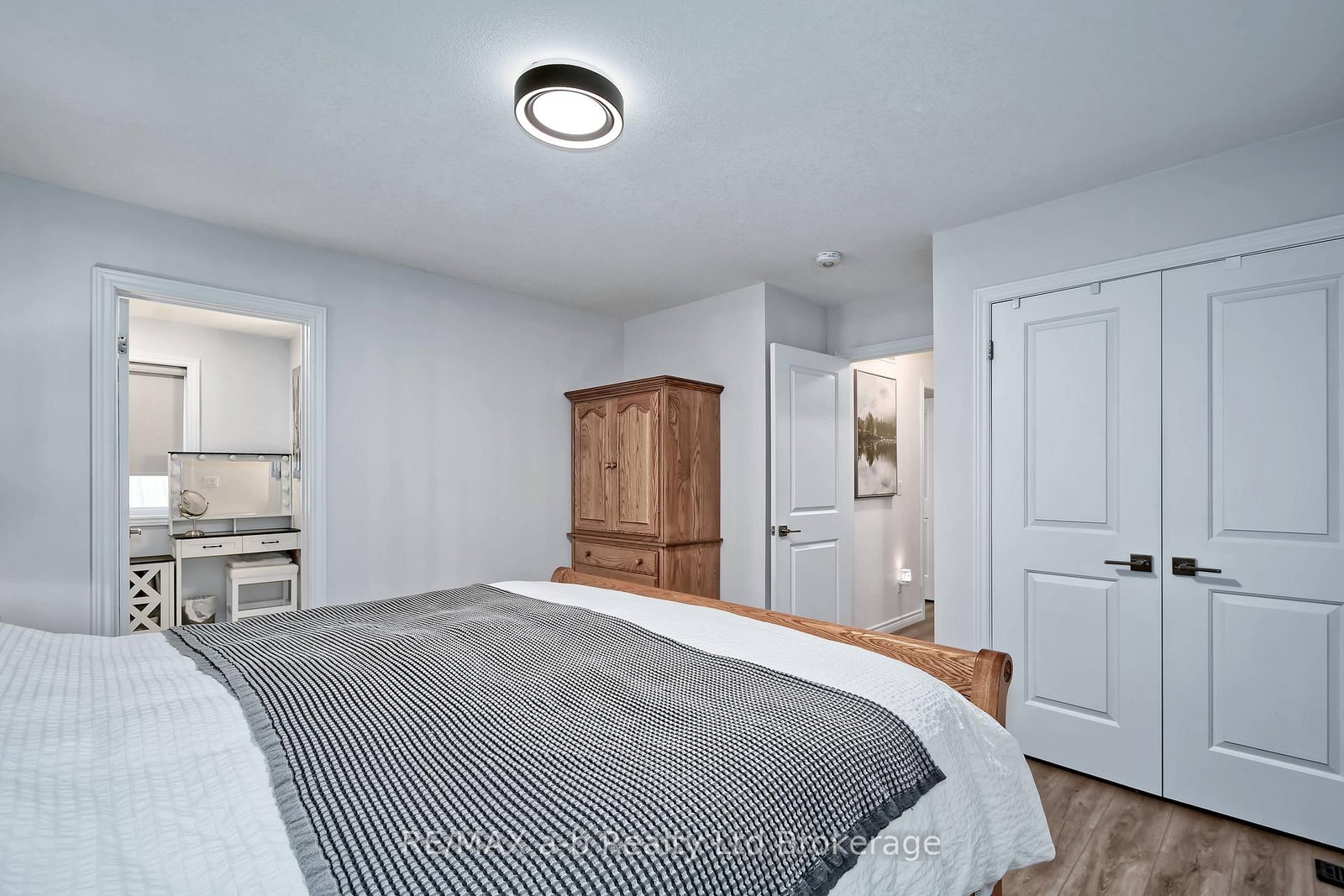 305 Robinson Street • Woodstock, ON photo 21