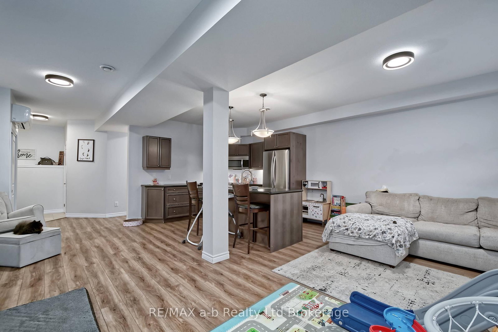305 Robinson Street • Woodstock, ON photo 27