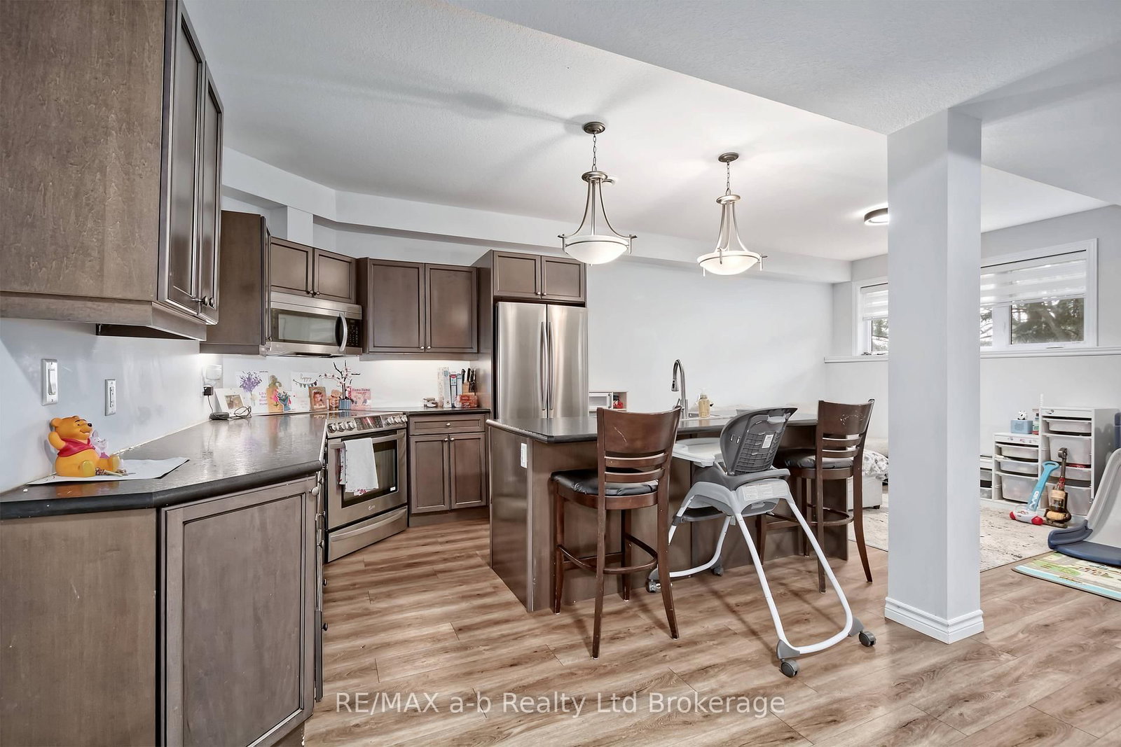 305 Robinson Street • Woodstock, ON photo 28