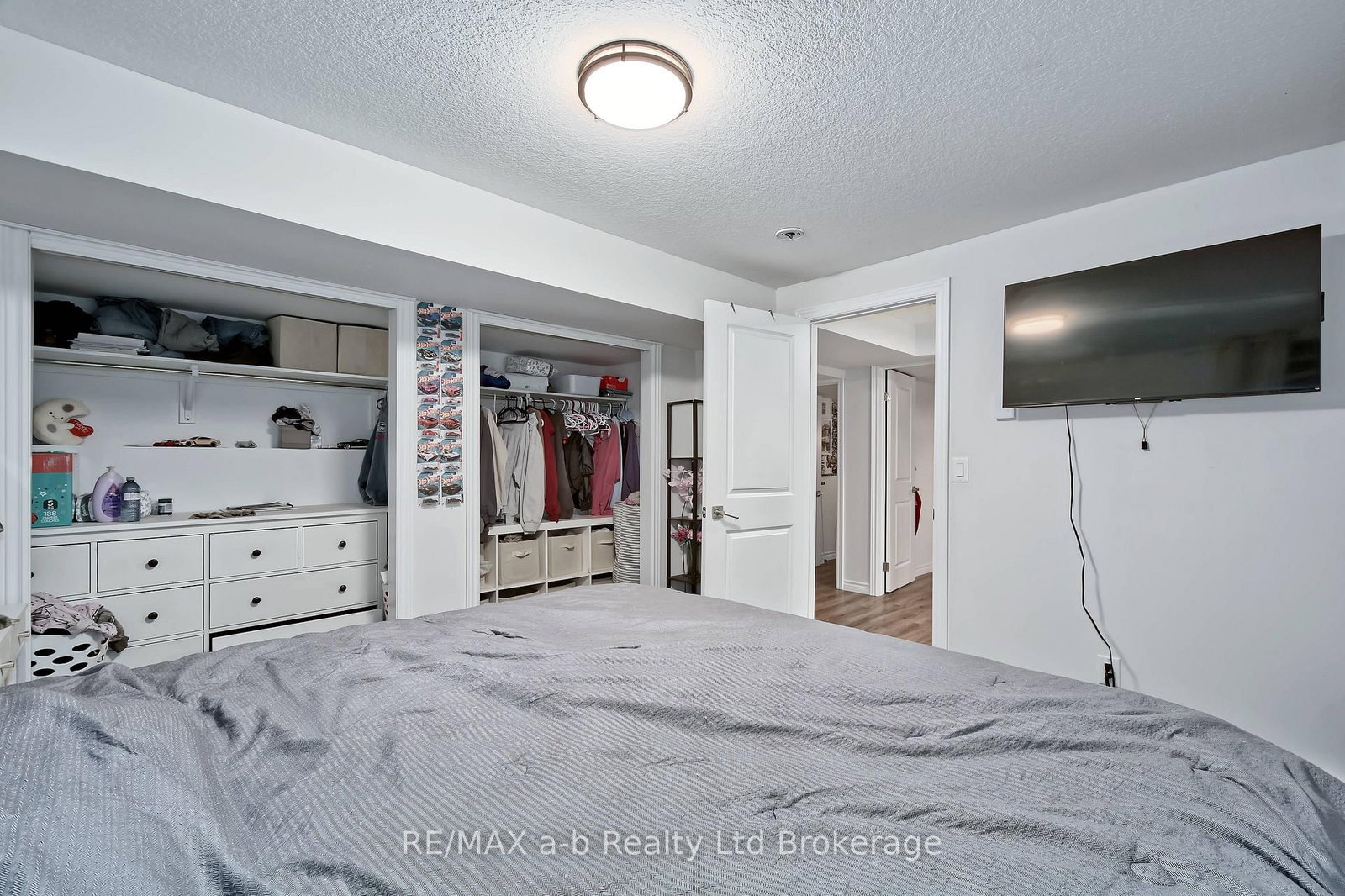 305 Robinson Street • Woodstock, ON photo 36