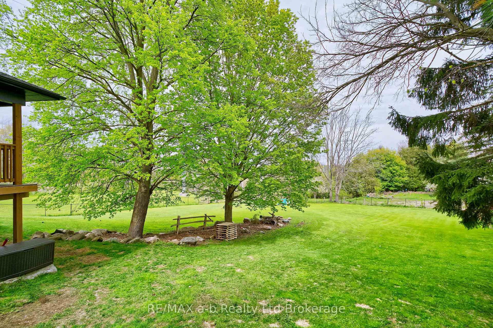 305 Robinson Street • Woodstock, ON photo 40