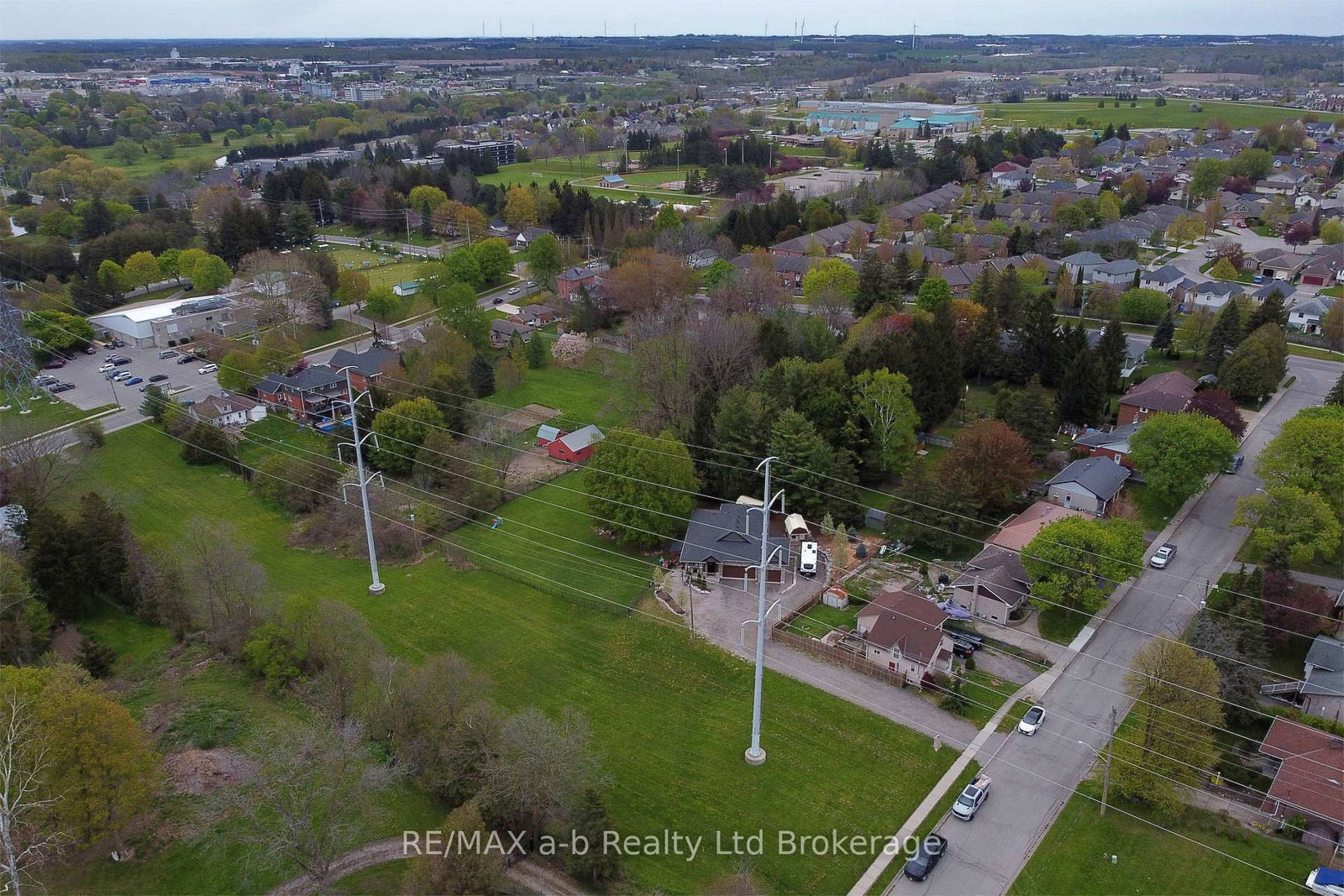 305 Robinson Street • Woodstock, ON photo 46
