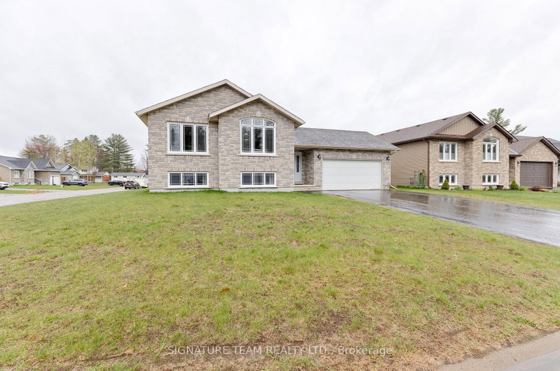 1017 Beatty Crescent, Deep River