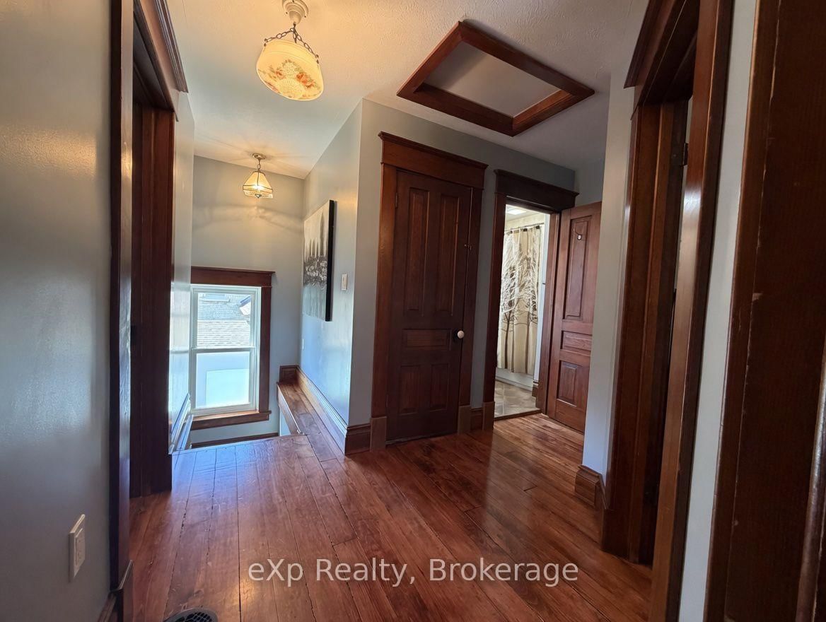 625 GIBSON Street • Brockton, ON photo 10