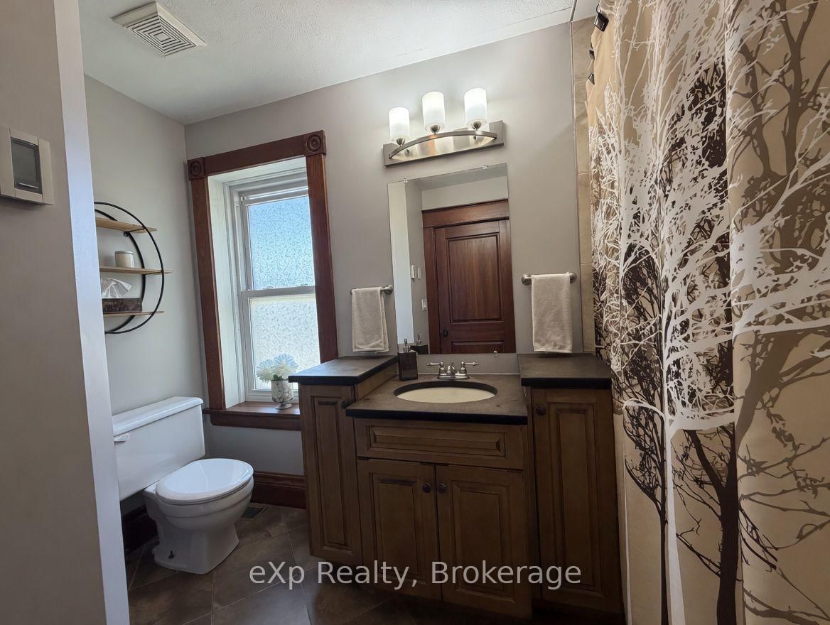 625 GIBSON Street • Brockton, ON photo 11