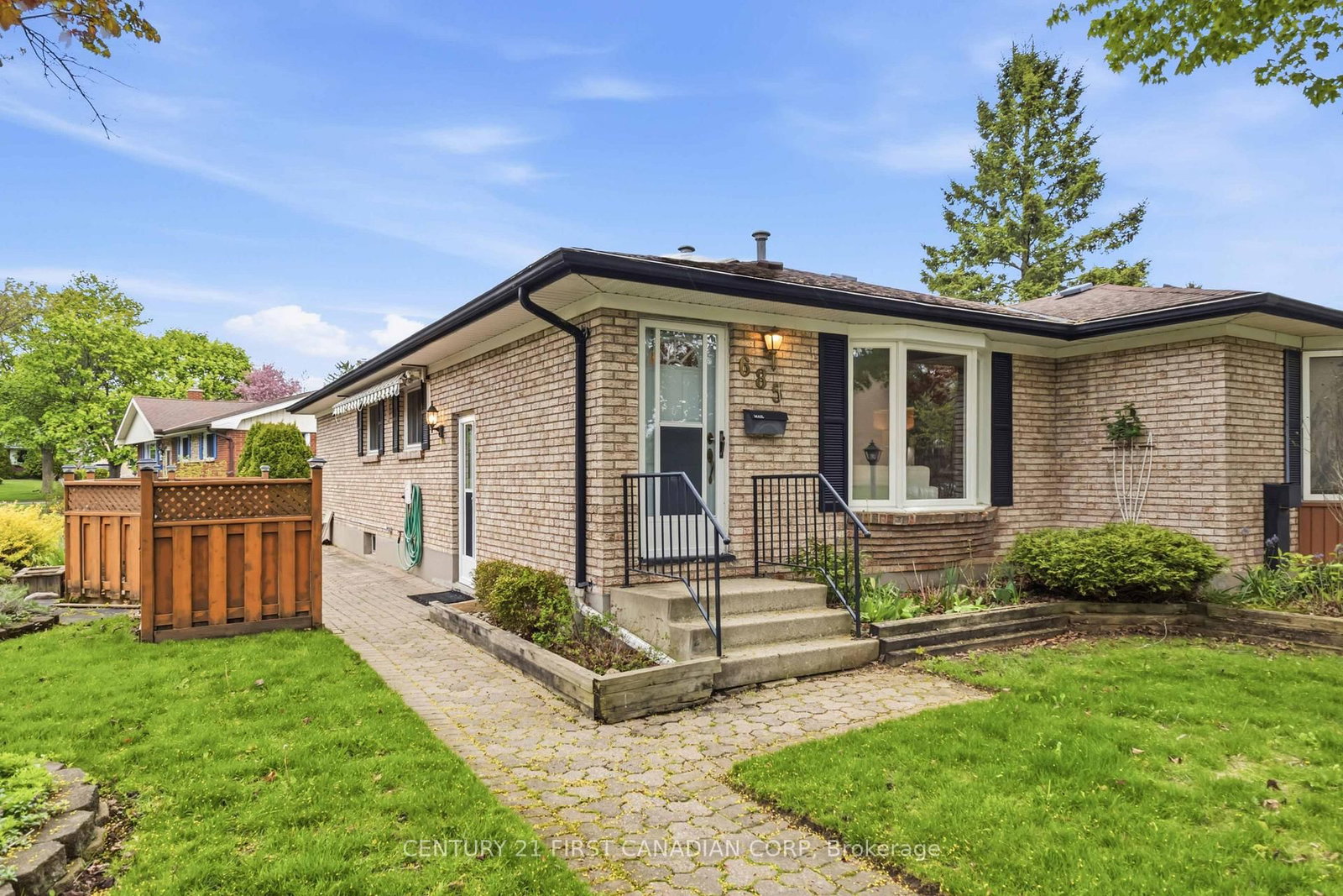 685 Ladybrook Crescent, London South