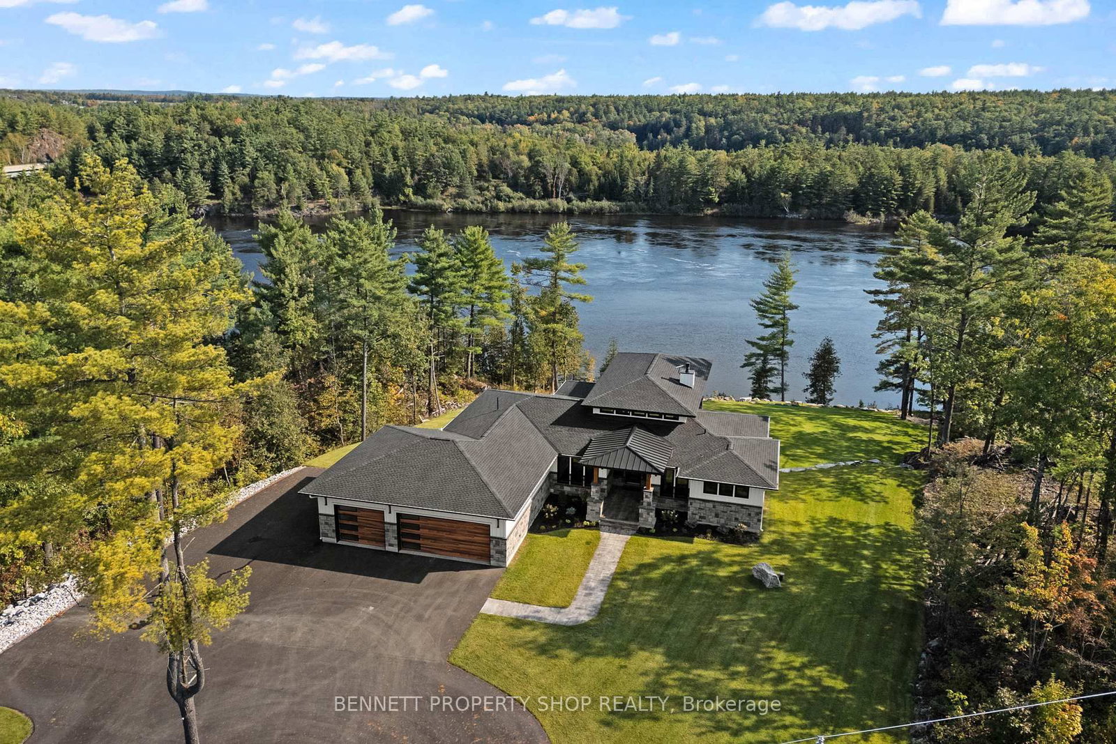 67 Carriage Landing Road • Haley Station, ON photo 2
