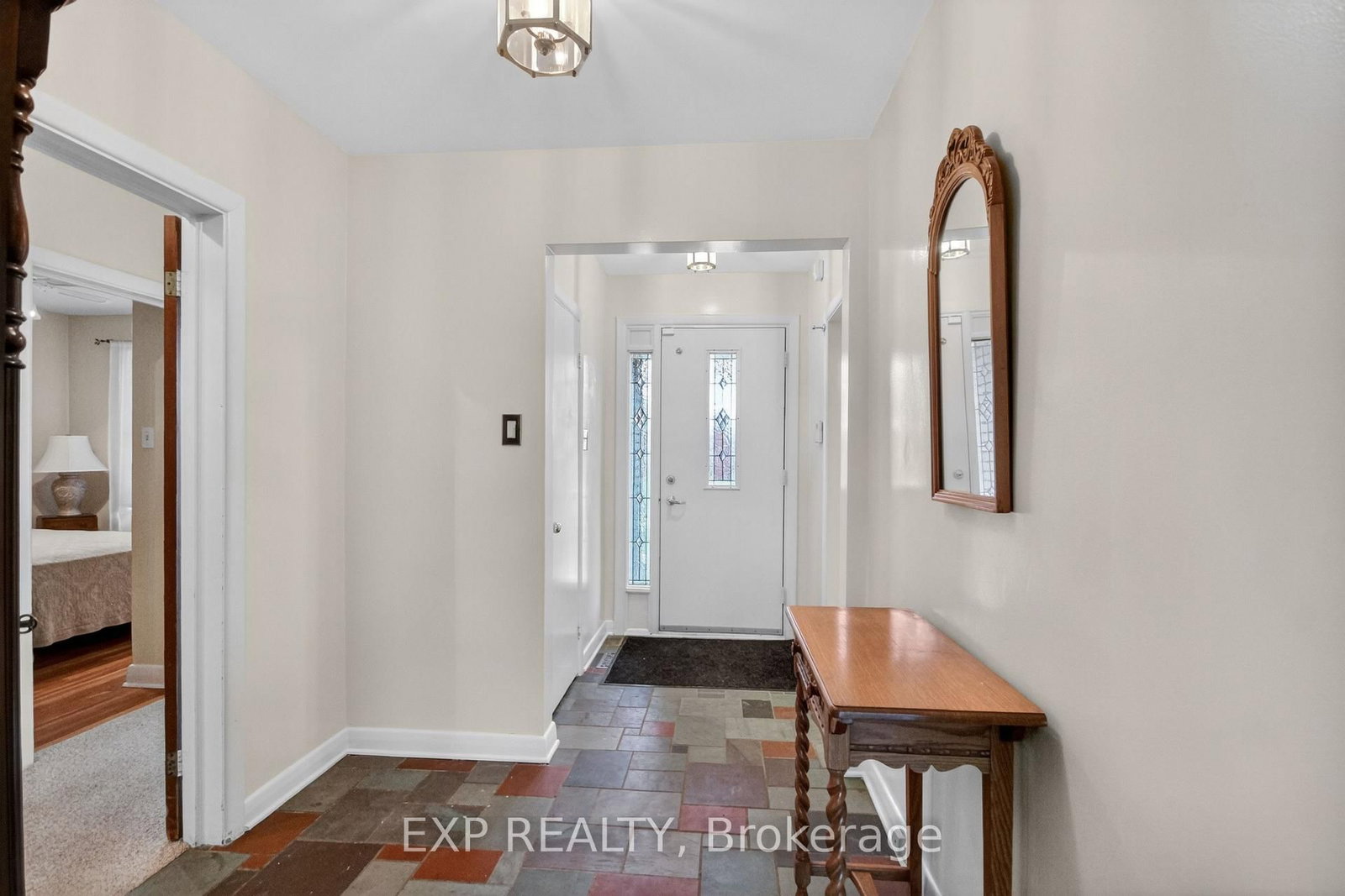 632 Chadburn Avenue • Ottawa, ON photo 2