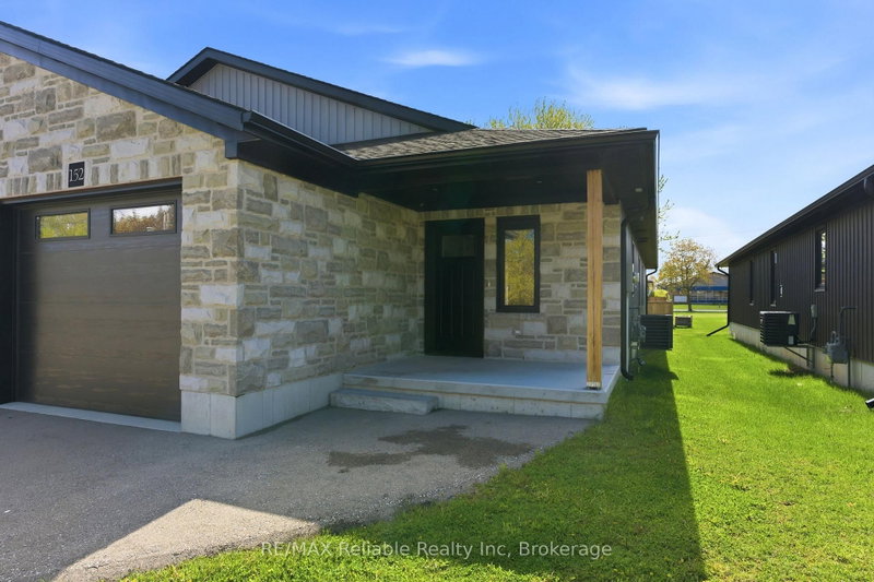 152 Sills St photo 2