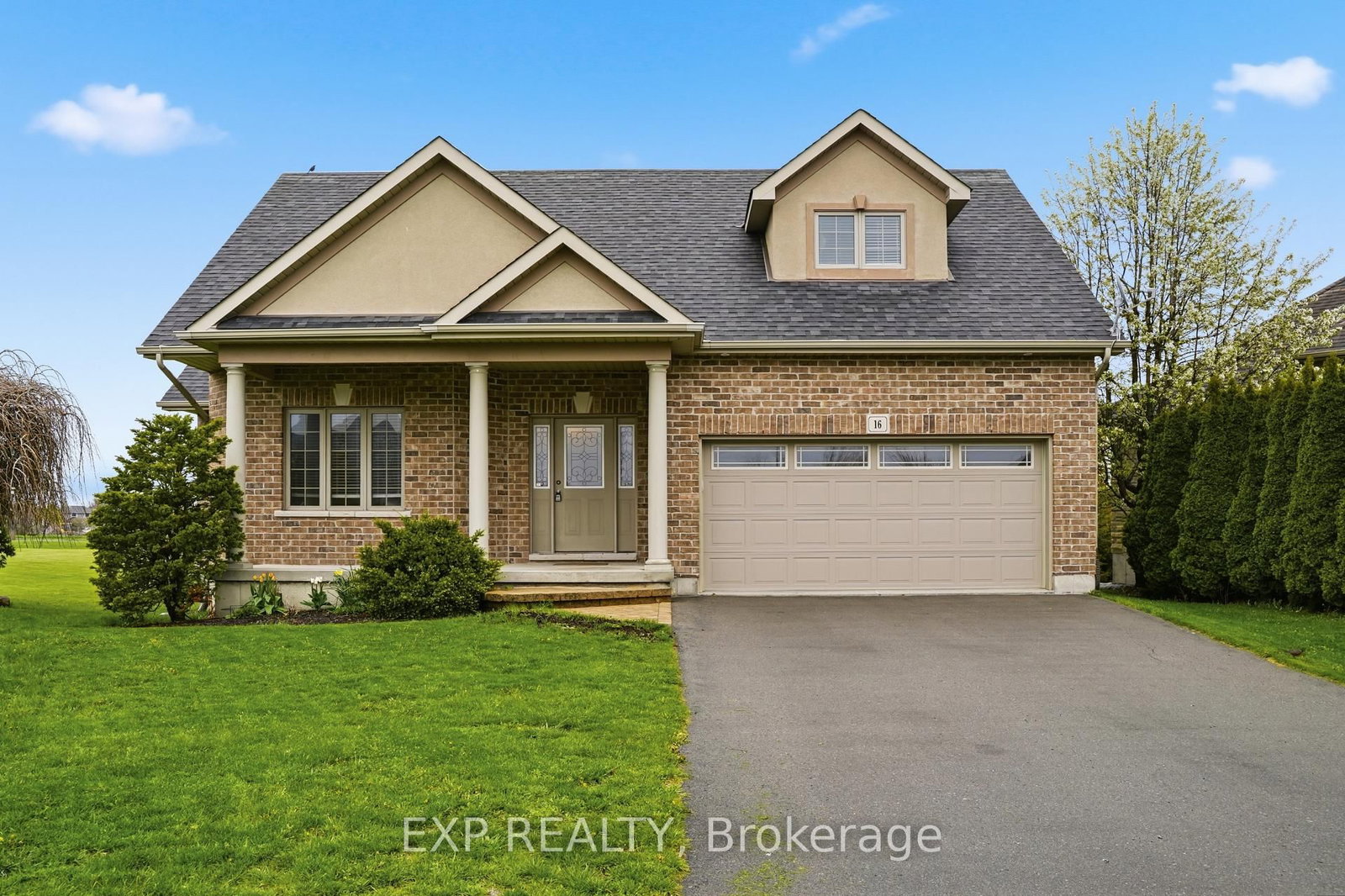 16 Amber Place • Belleville, ON photo 4