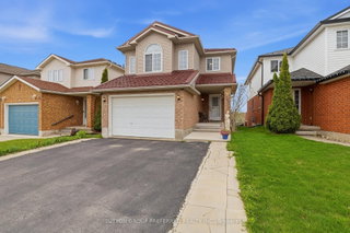 187 Hollyridge Crescent
